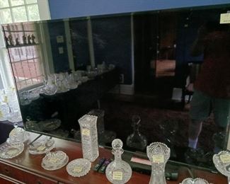 Lot 574  LARGE   TCL Brand  Big Screen TV  60"  200