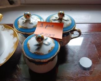 Lot 587 set 3 french Blue Pots de Creme    30