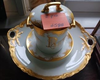 Lot 588 Group lot 3 pieces gold band monog.   40 all