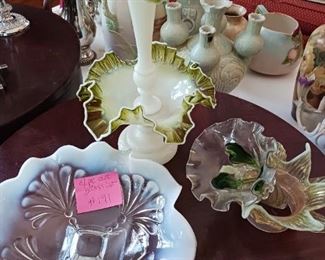 Lot 191      4 pieces Art Glass   80 