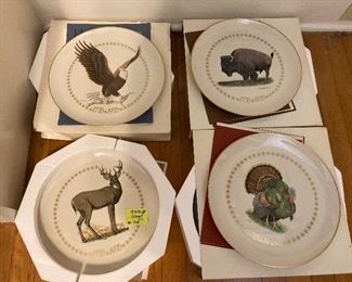  Lot 710 Group Lot Amer. Bicentennial wildlife Plates  80