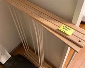 Lot 712    Drying rack     10