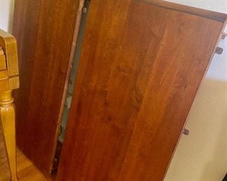 2 Leafs to the Dining Table