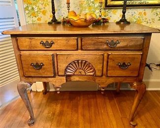 Ethan Allen Lowboy Dresser - Chippendale 