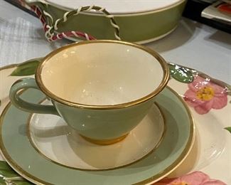 Miscellaneous dishware