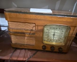 Vintage Radio (it works!)