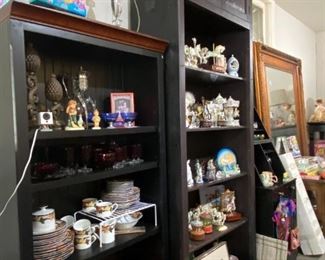 Book cases and notice that huge mirror - it's fabulous