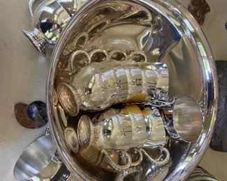 Punch bowl & cups 