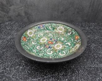 Small Japanese Porcelain-Ware Decorated in Hong-Kong Bowl