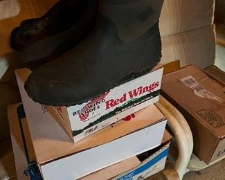 Mens' Red Wings boots; size 13.5