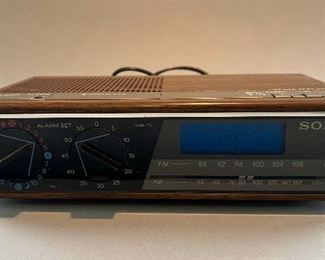 Vintage Sony EZ-4 Dream Machine AM/FM Retro Alarm Clock Radio 
