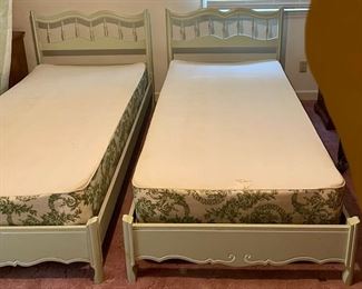 FRENCH PROVENCIAL TWIN BEDS W/FOUNDATION