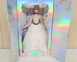 Disney 18" Tall Cinderella Doll - Limited Edition 1 of 10,000 Made - 