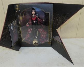 Disney 18" Tall Mulan Doll - Limited Edition 1 of 9,900 Made