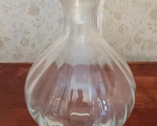 Decanter With gold trim 10.5H X 6Dia.