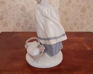 Llardo Porcelain The Carnation Maiden 10H X 4W