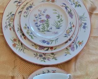 Sango China Queen,s Garden  8ea Dinner plates, Bread plates, Cups  Saucers, 7 Salid plates, 1 Serving bowel