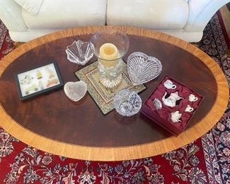 Ethan Allen Newport collection "Thorton" mahogany coffee table.