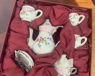 Child's porcelain tea set.