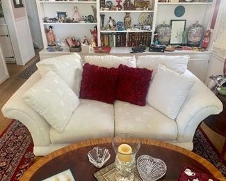Beautiful clean Schnadig love seat.