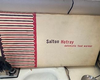 New old stock Salton Hotray.