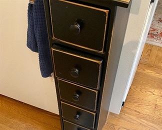 Cute 5-drawer narrow cabinet.