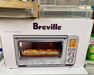 Brand new in box Breville smart oven air fryer.