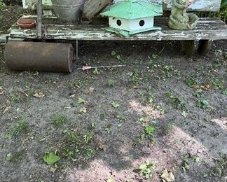 garden and lawn items, birdhouse, lawn roller