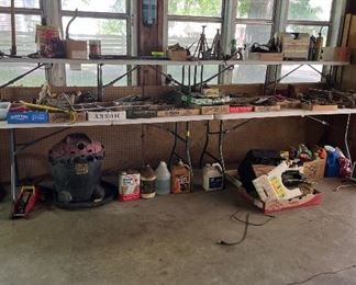 Assorted garage items