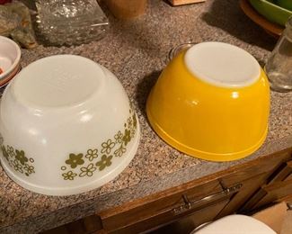 Pyrex bowls