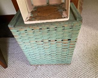 Vintage laundry hamper