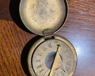 Pocket sundial