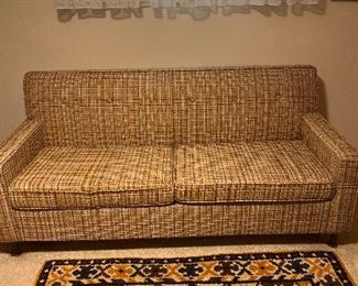 Sofa w/pull out bed