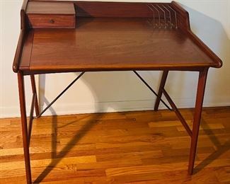 Svend Aage Madsen Desk for K. Knudsen & Son, Danish 1950s
Mid Century Modern 