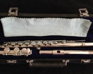 Flute, Student Band Instrument, ThreePiece Silver Plated with Case and Flute Book