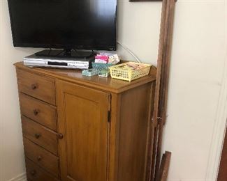 Adorable Vintage armoire 