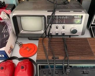 vintage radios and RCA tv /radio