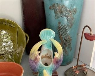 Morton pottery parrot wall planter