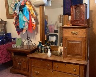 antique dressing vanity