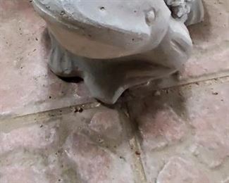 Nice concrete frog garden decor.with lots.of detail on its back