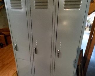 Set of lockers