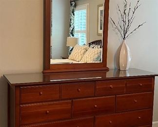 Thomasville Black Maple: Queen Headboard, Dresser w Mirror and 2 Nightstands, Table Lamps pair, Art
