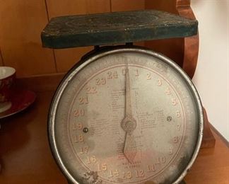 Vintage Style Scale