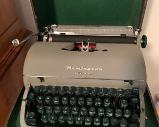 Remington Quiet-Riter Typewriter