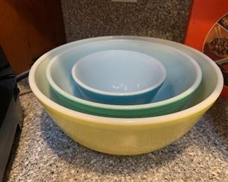 Pyrex Mixing Bowls