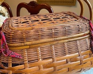 Vintage Picnic Basket with Serve ware
