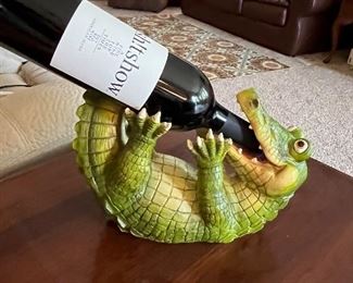 Gators wine bottle holder
