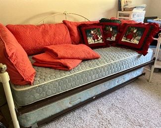 Trundle bed