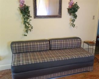 Vintage daybed