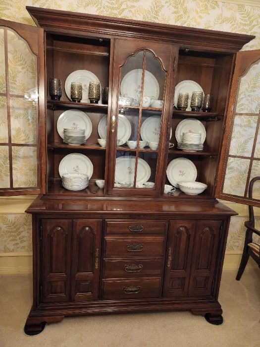 Oakbrook West Estate Sale Blue Family starts on 7/2/2022